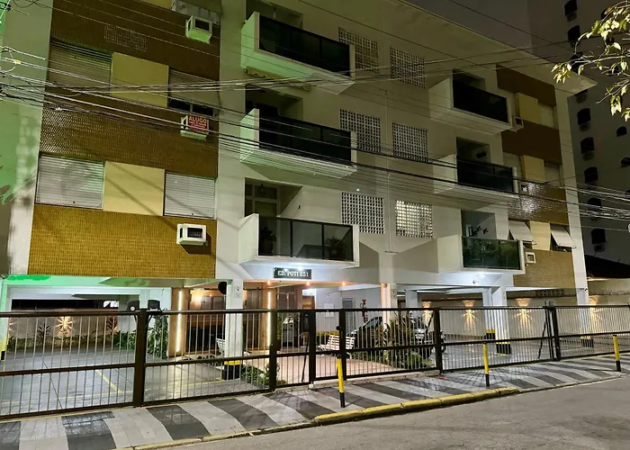 Charme a 100m da Praia de Pitangueiras